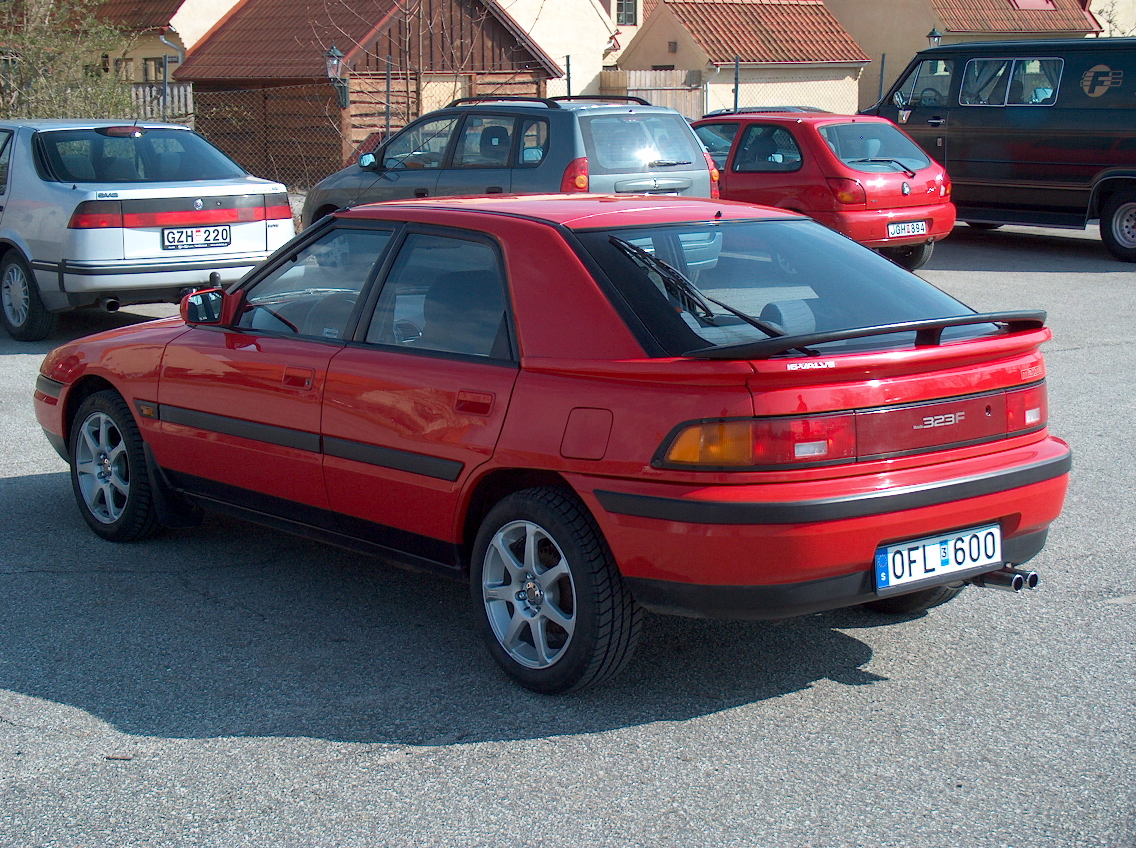 Mazda 323f 1990